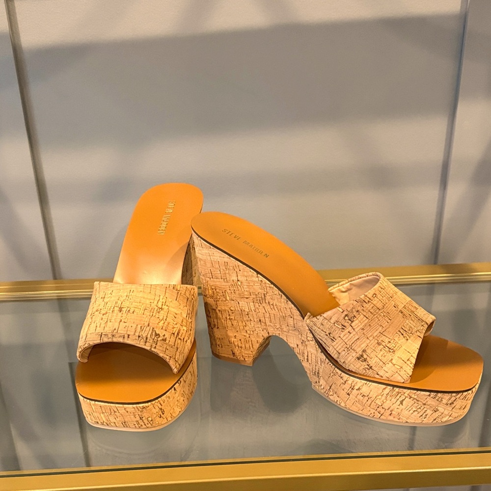 NIB 🌟Steve Madden cork wedge sandals women’s size 10.
